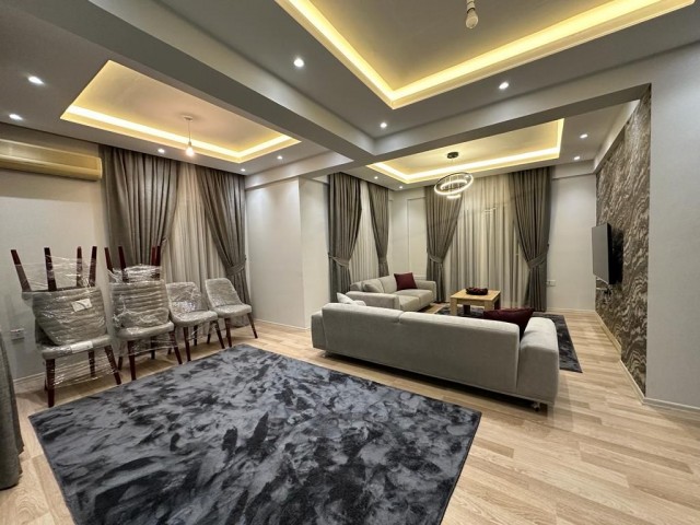 GİRNE MERKEZ'DE FULL EŞYALI KİRALIK 4+1 PENTHOUSE DAİRE !!