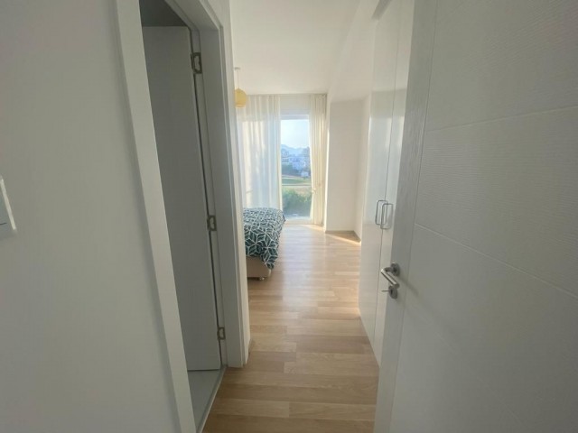 MÖBLIERTE 2+1-WOHNUNG IM ZENTRUM VON KYRENIA MIT BERGBLICK ZU VERKAUFEN!