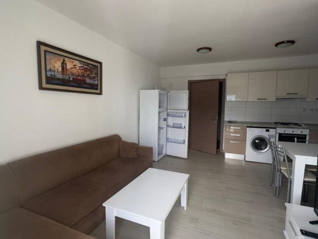 2+1 MÖBLIERTE WOHNUNG ZU VERMIETEN MIT POOL IN PRESTIGIÖSER LAGE IM KYRENIA-ZENTRUM!!