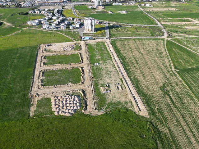 زمین هایی با زمین های بین 520 متر مربع - 700 متر مربع برای فروش در MİNARELİKÖY، نیکوزیا!!