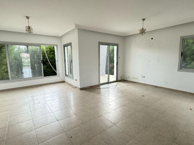 3+1 VILLA ZU VERKAUFEN ZUM GELEGENHEITSPREIS IN MİNARELİKÖY, NIKOSIA!!