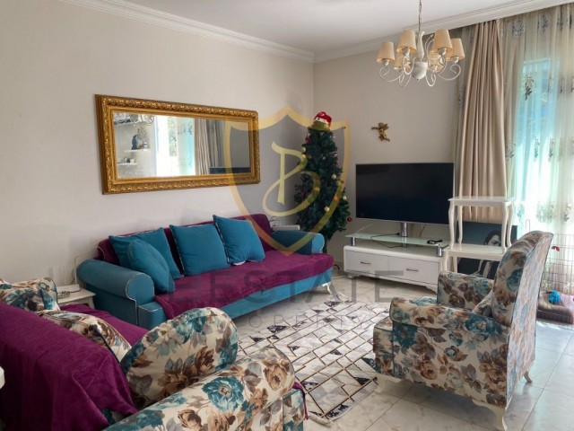 3+1 FLAT FOR SALE IN KYRENIA CENTER!!