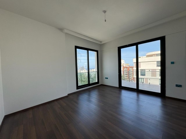 3+1 PENTHOUSE FOR SALE IN A SITE WITH POOL IN KYRENIA CENTER!!