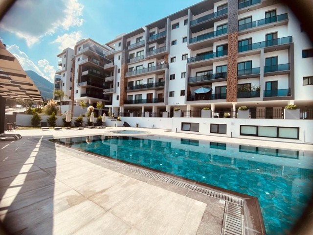 2+1 PENTHOUSE-WOHNUNG ZUM VERKAUF IN KYRENIA CENTER ARDEM AVANGART MIT GELEGENHEITSPREIS!!