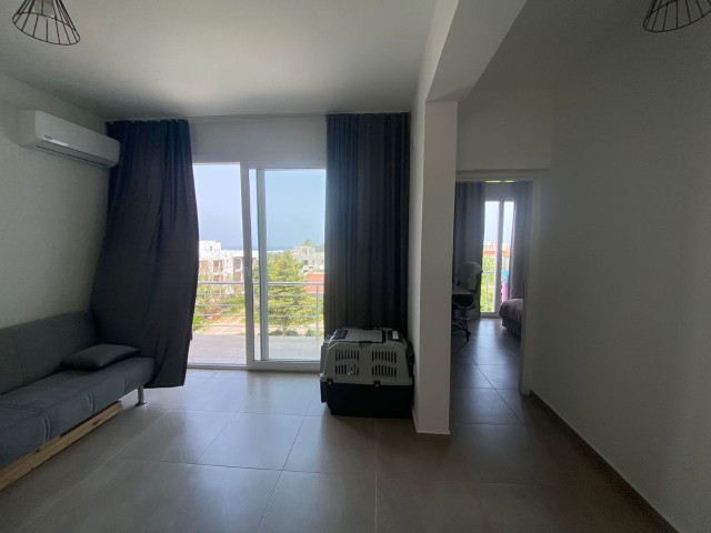 2+1 WOHNUNG MIT BERG- UND MEERBLICK ZU DRINGENDEM VERKAUF IN KYRENIA LAPTA!!