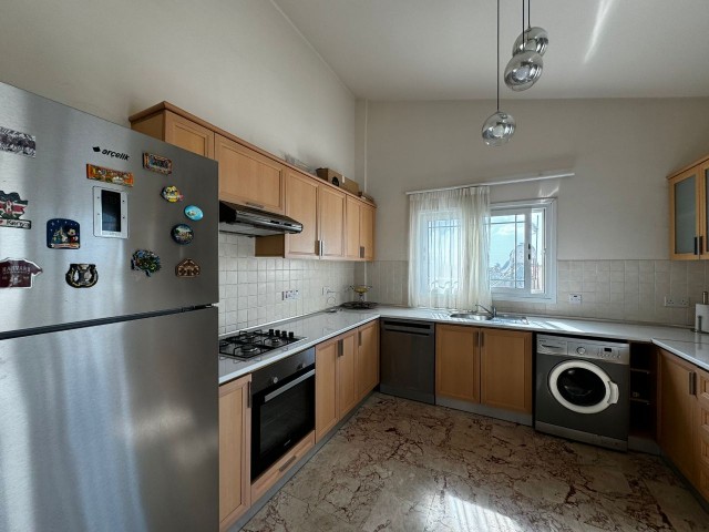 3+1 PENTHOUSE MIT VOLLSTÄNDIGEM MEERBLICK, 210 M2 ZU VERKAUFEN IN GİRNE ZEYTİNLİK!!