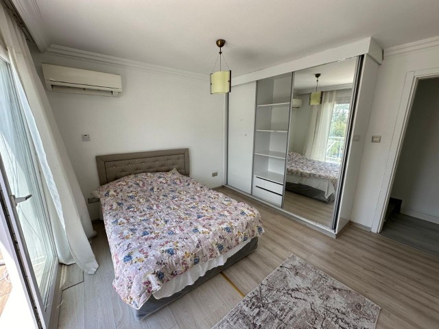 245 M2, VOLL MÖBLIERTE 3+1 DUPLEX-WOHNUNG ZU VERMIETEN IM KYRENIA CENTER!!