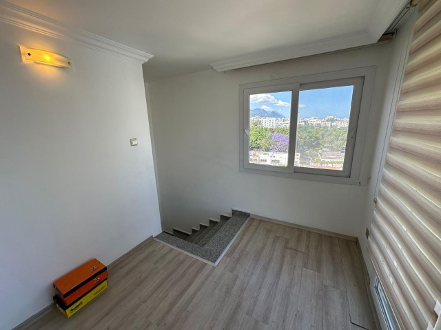 245 M2, VOLL MÖBLIERTE 3+1 DUPLEX-WOHNUNG ZU VERMIETEN IM KYRENIA CENTER!!