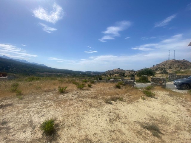 767 M2 GRUNDSTÜCK ZU VERKAUFEN MIT BERGBLICK IN GIRNE ARAPKOY!!