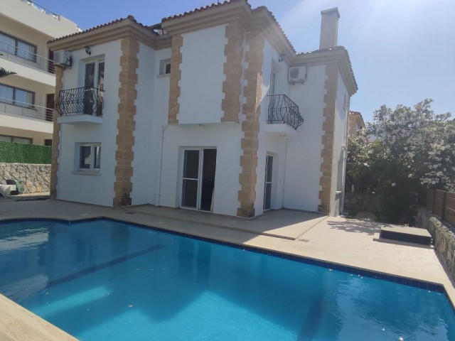 4+1 VILLA WITH POOL AND OPPORTUNITY PRICE FOR SALE IN KYRENIA LAPTA!!