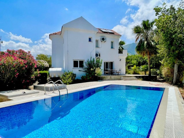 3+1 VILLA FOR SALE WITH PRIVATE POOL ON A 901 M2 LAND IN GIRNE EDREMIT!!
