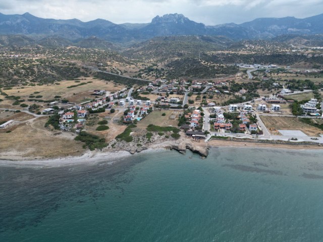 GİRNE ALAGADİ'DE DENİZE SIFIR SATILIK ARSA !!