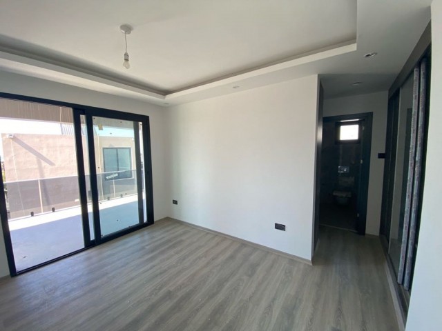 Havuzlu / Havuzsuz Seçenekleri ile Muhteşem Manzaralı ve Muhteşem Fiyat Fırsatı ile Satılık 4+1 5+1 Triplex Villa 