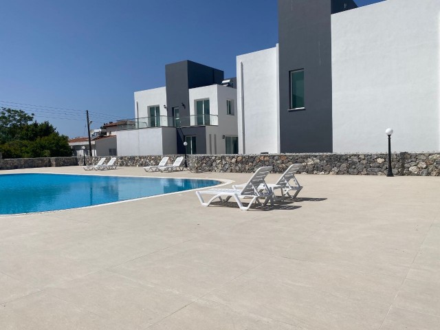 2+1 VILLAS BUILT FOR A PEACEFUL LIFE 400 METERS FROM THE SEA IN KYRENIA KARŞIYAKA