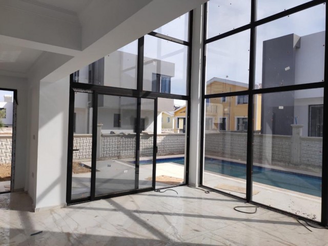 Alsancak Havuzlu Satılık 3+1 Villa