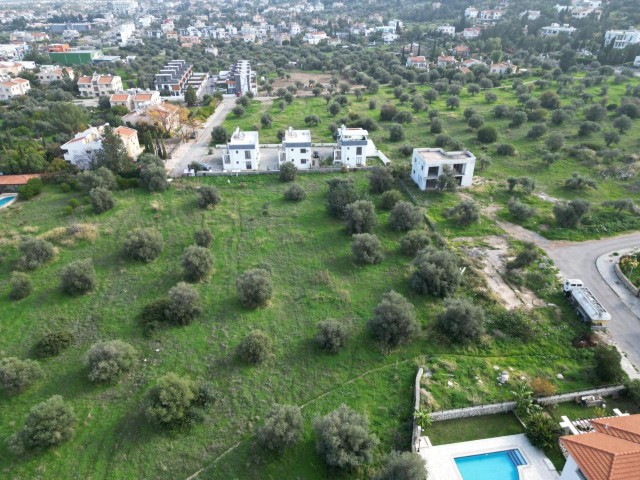 HERVORRAGENDES GRUNDSTÜCK / INVESTITIONSGEBIET MIT 17 VILLEN PROJEKT IN OZANKÖYDE, GİRNE