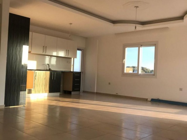 GİRNE BOĞAZDA TÜRK KOÇANLI  3+1 SATILIK DAİRE