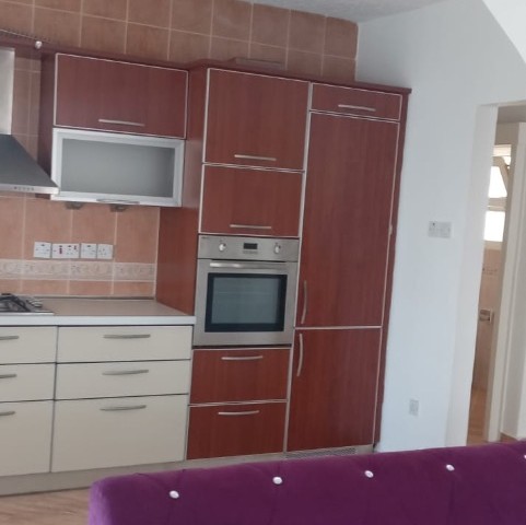 Girne Merkez Aylık Ödemeli Havuzlu Sitede Kiralık 3+1 Daire 