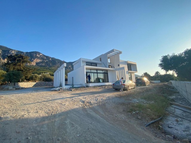 SEA VIEW VILLA FOR SALE IN KYRENIA WITH A SPECIAL LIVING AREA IN A LAND OF 4800M2