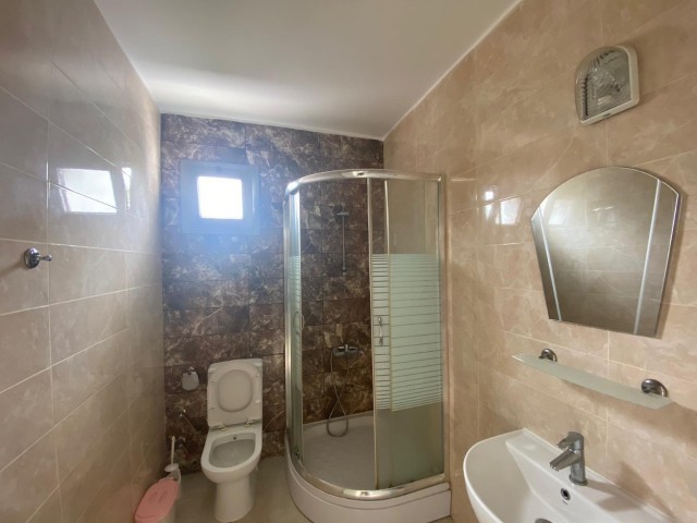 Girne Merkez Aktif Kiracılı Satılık 1+1 Daire 