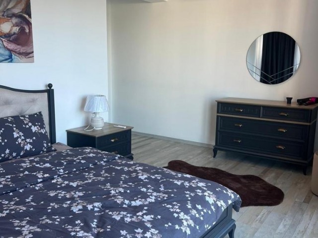 Girne Zeytinlik Havuzlu Site İçerisinde 3+1 Full Eşyalı Villa