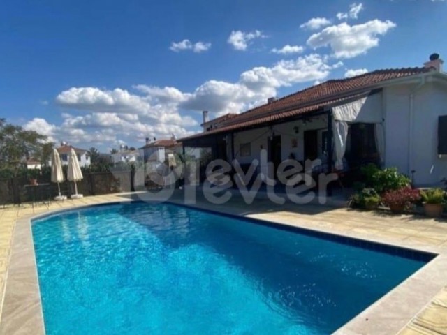 3+1 VILLA MIT PRIVATEM POOL IN GIRNE ÇATALKÖY