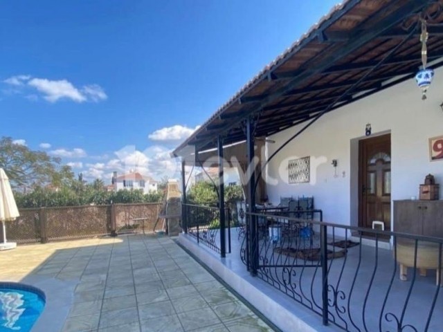 3+1 VILLA MIT PRIVATEM POOL IN GIRNE ÇATALKÖY