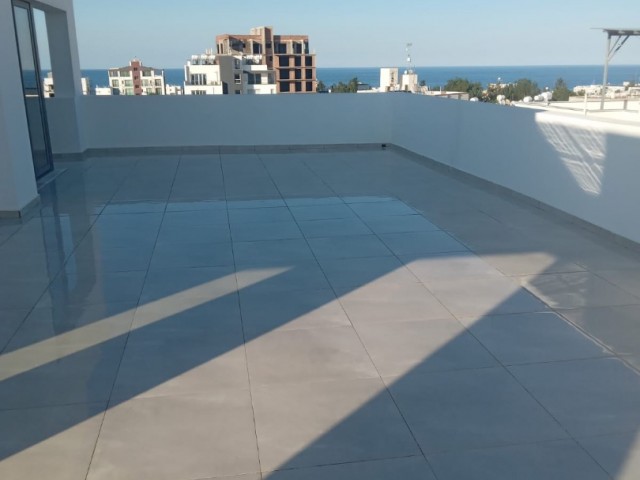 Girne no:1 Cafe yakını kiralık Penthouse 