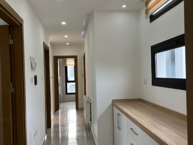 Girne Alsancak Özel İç Mimar Tasarım Full Eşyalı Satılık 3+1 Villa