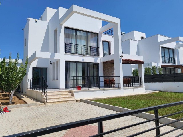 Kyrenia Alsancak Komplett möblierte 3+1 Villa zu vermieten mit großem Garten