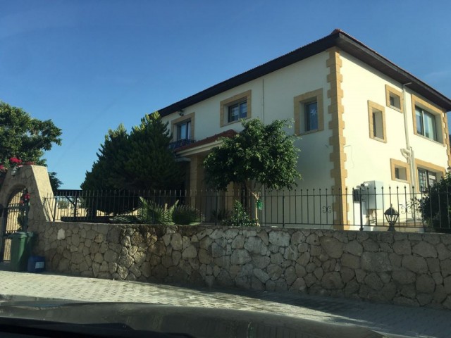 CATALKOY GIRNEDE YUZME HAVUZLU 4 + 1 DAG/DENIZ MANZARALI LUX VILLA