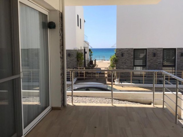 CAESAR BEACHTE IS A 2+1 FULLY FURNISHED GROUND FLOOR APARTMENT 20 METERS FROM THE SEA ** 