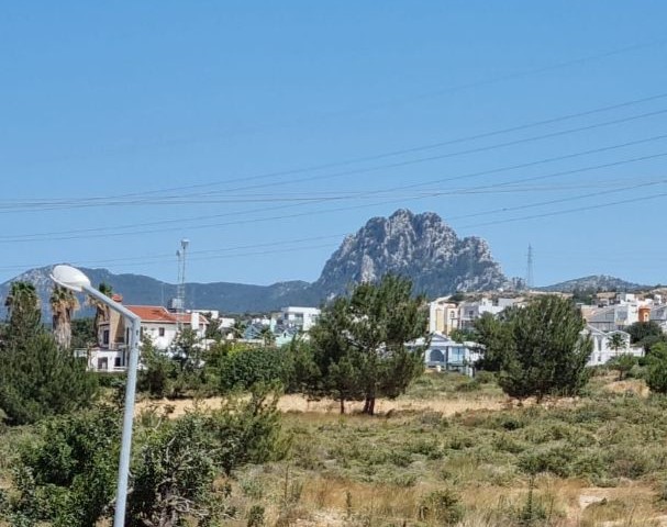 6+1 VILLA MIT BERG-UND MEERBLICK IN CHATALKÖY ** 