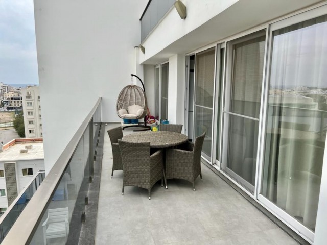 MAĞUSA TERRACE PARKTA 2+1 DENİZ MANZARALI KİRALIK DAİRE