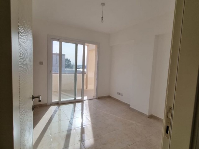 PENTHOUSE-WOHNUNG IN FAMAGUSTA ZU EINEM UNGLAUBLICHEN PREIS ** 