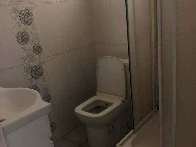 2+1 WOHNUNG ZU VERMIETEN IM ZENTRUM VON FAMAGUSTA ** 