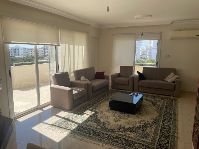 GAZİMAĞUSADA ÇOK İYİ KONUMDA FULL EŞYALI SATILIK PENTHOUSE 