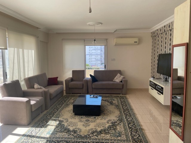 GAZİMAĞUSADA ÇOK İYİ KONUMDA FULL EŞYALI SATILIK PENTHOUSE 