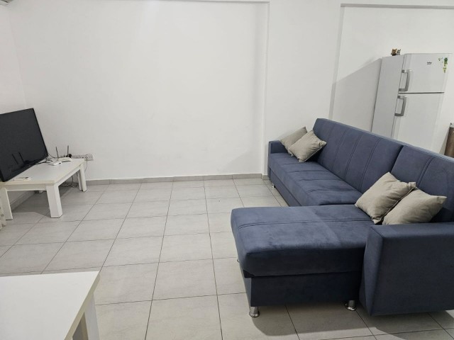 2+1 KOMPLETT MÖBLIERTE WOHNUNG ZU VERMIETEN IM ZENTRUM VON FAMAGUSTA