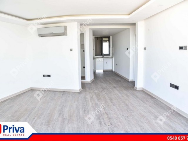 KIBRIS GİRNE MERKEZ'DE 2+1 DENİZ MANZARALI KİRALIK DAİRE