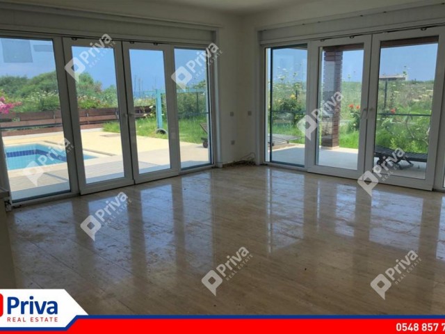 4 BEDROOM VİLLA FOR RENT İN KYRENİA