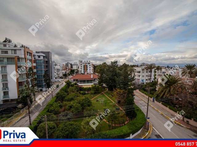 ZYPERN KYRENIA ZENTRUM MIT HERRLICHEM MEERBLICK, MÖBLIERT 2 + 1 ZU VERKAUFEN, IN DER NÄHE VON SAVOY HOTEL ** 