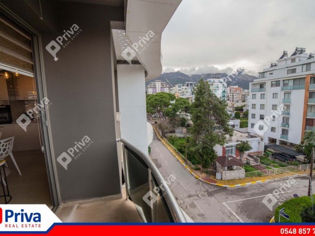 ZYPERN KYRENIA ZENTRUM MIT HERRLICHEM MEERBLICK, MÖBLIERT 2 + 1 ZU VERKAUFEN, IN DER NÄHE VON SAVOY HOTEL ** 