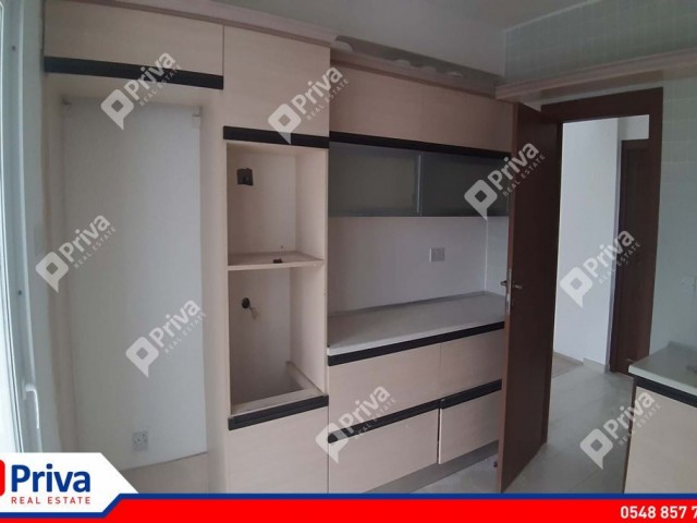 GİRNE MERKEZDE 3+1 SATILIK DAİRE