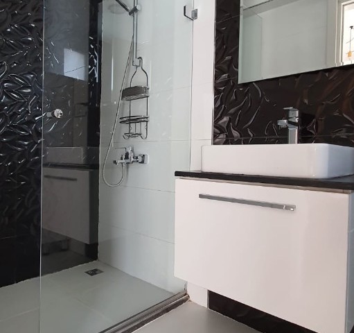 Flat For Sale in Aşağı Girne, Kyrenia