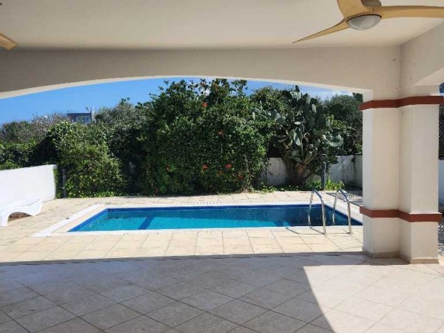 3+1 Villa mit privatem Pool in Doğanköy, Girne