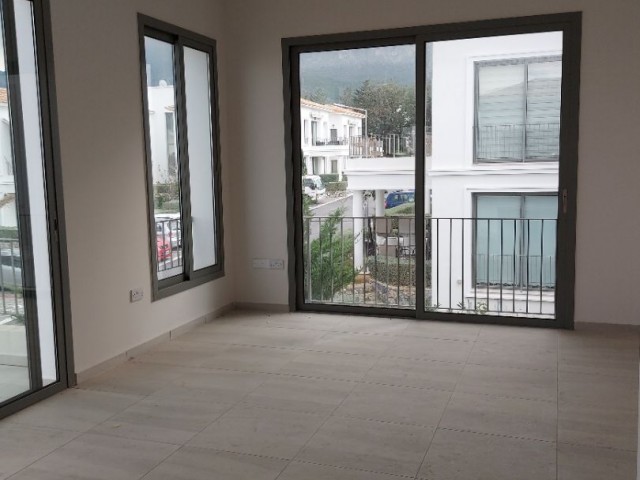 GİRNE SATILIK 2+1 DAİRE PRESTİJLİ SİTEDE