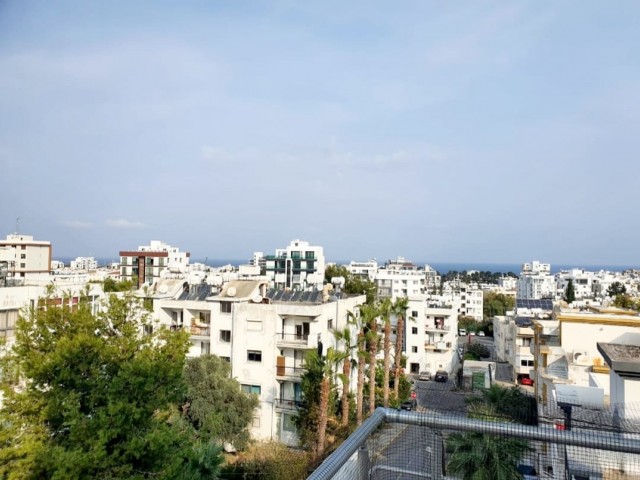 Gelegenheit !!!! Zypern Kyrenia 3 + 1 Wohnung zu verkaufen 135m2 Meerblick (offen für den Austausch von Wohnungen ) ** 