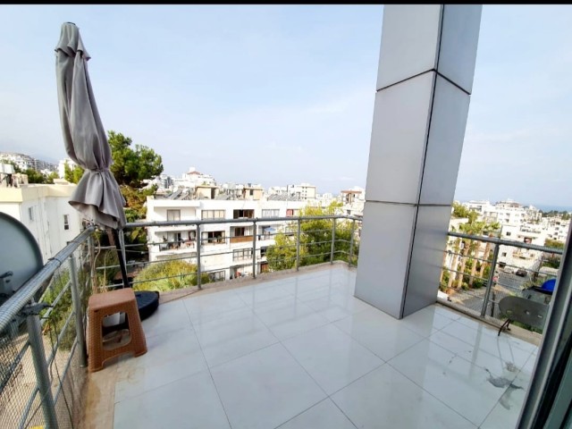 Gelegenheit !!!! Zypern Kyrenia 3 + 1 Wohnung zu verkaufen 135m2 Meerblick (offen für den Austausch von Wohnungen ) ** 