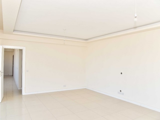 3+1 NEW FLAT FOR SALE IN CYPRUS KYRENIA CENTER 135 m2, SUITABLE FOR COMMERCIAL USE, PERFECT LOCATION ** 